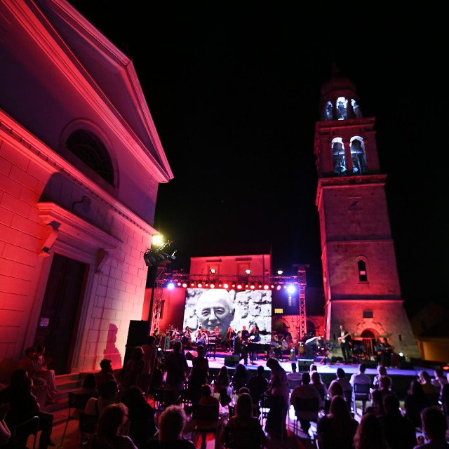 Koncert Oliveru u čast