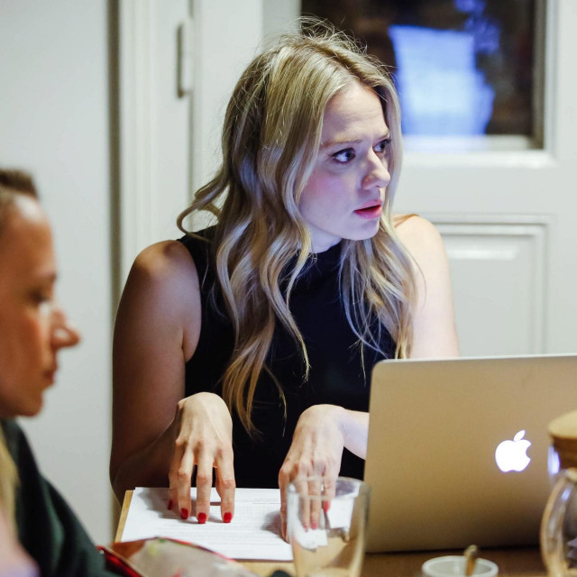 Jelena Veljača i suradnice tijekom organizacije prosvjeda Spasi me