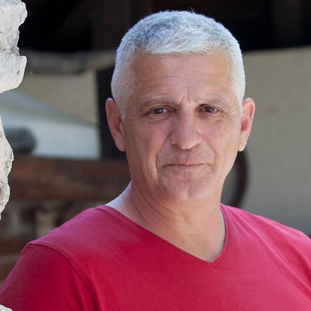 Goran Marević; u krugu: Zoran Marević