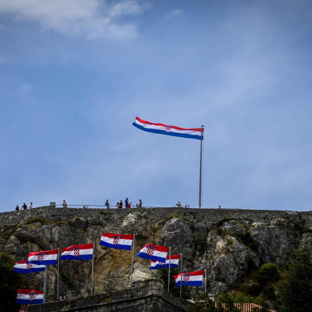Zastava na kninskoj tvrđavi