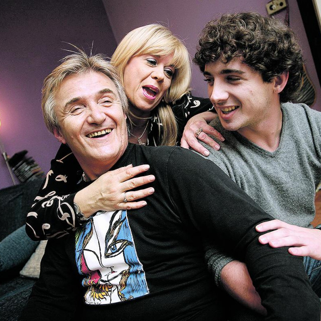 Rajko Dujmić sa suprugom Snježanom i sinom Tinom