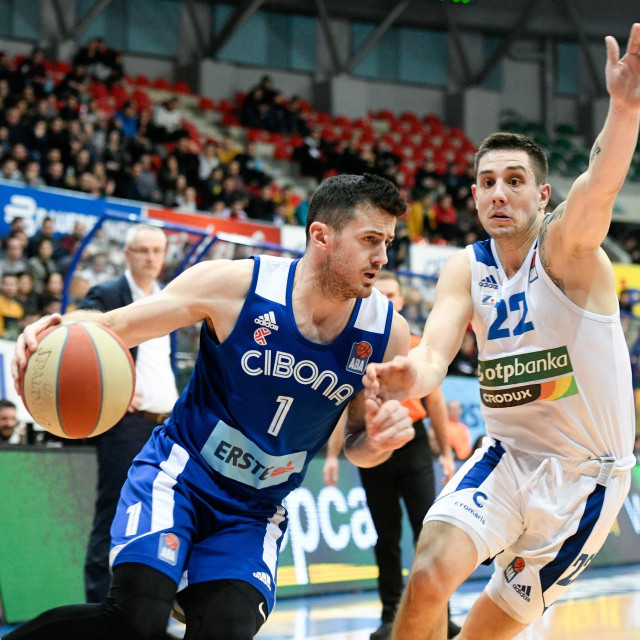 Josip Bilinovac s loptom