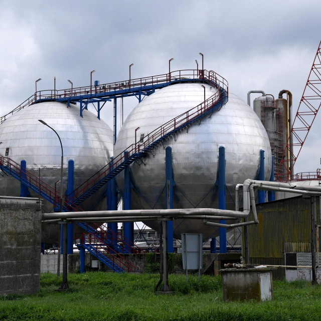 Pogoni Petrokemije u kojima se osim umjetnih gnojiva proizvodi i sirovina za eksplozive