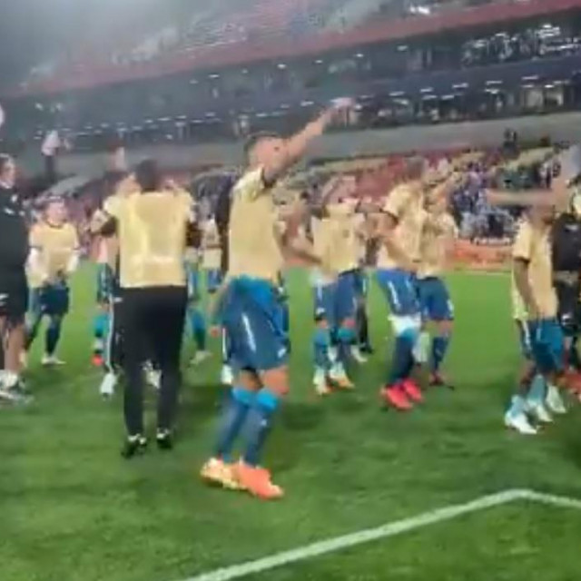 Lovren slavi trofej u Superkupu