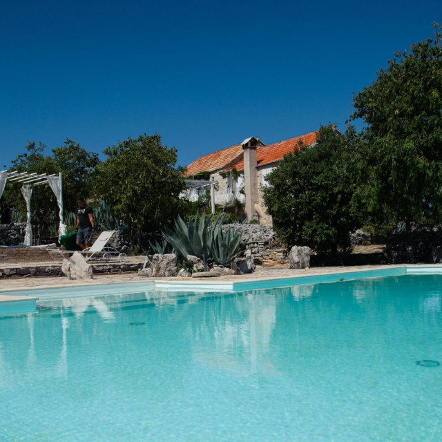 hvarska vila u kojoj se dogodio sukob vlasnika s filmskom ekipom