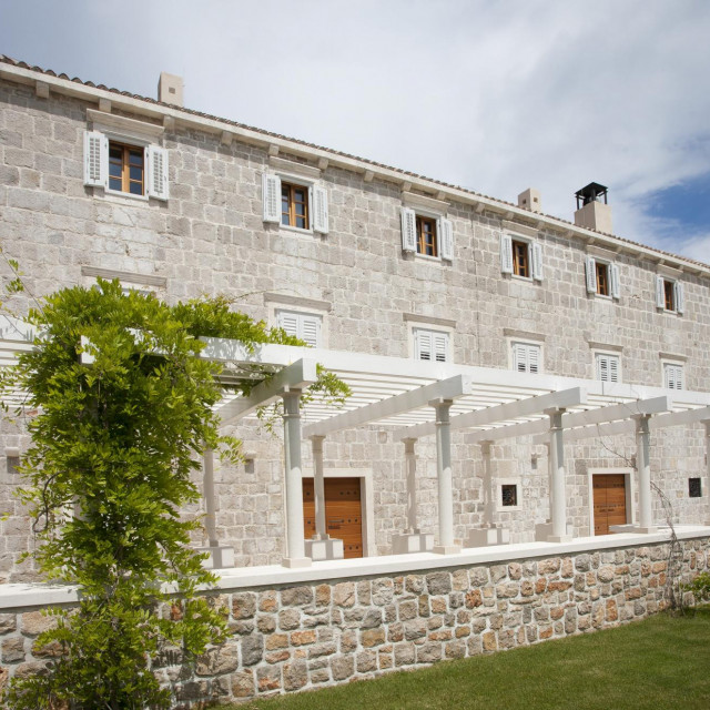 SPECIJAL SLOBODNA
Peljesac, 010614.
Zagruda na Peljescu.
Vinarija Saints Hills vlasnika Ernesta Tolja.