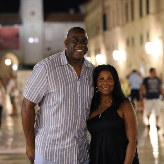 Magic Johnson sa suprugom