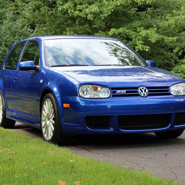 VW Golf R32