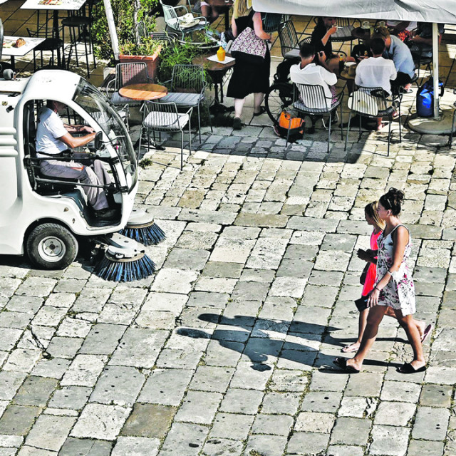 hvar