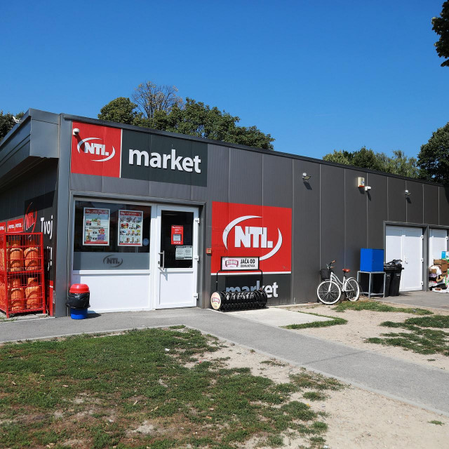 Trgovina ispred koje se dogodio napad u Dardi