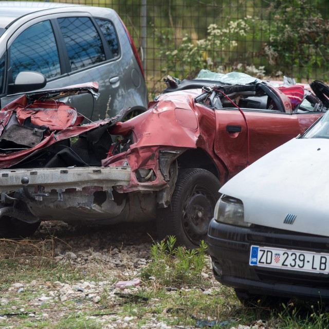 Automobili koji su sinoć sudjelovali u teškoj prometnoj nesreći kod mjesta Jasenice
