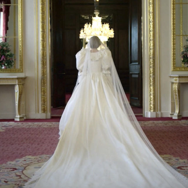 the-crown-season-4-trailer-princess-diana-wedding-dress