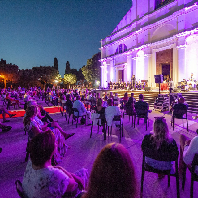 014-www.fotocarera.hr_1