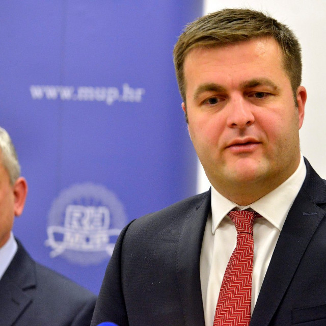 Ministar graditeljstva i prostornog uređenja Predrag Štromar i ministar zaštite okoliša i energetike Tomislav Ćorić