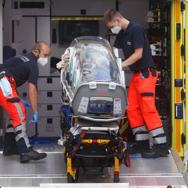 Nosila u kojima je Aleksej Navaljni prebačen u berlinsku bolnicu Charite