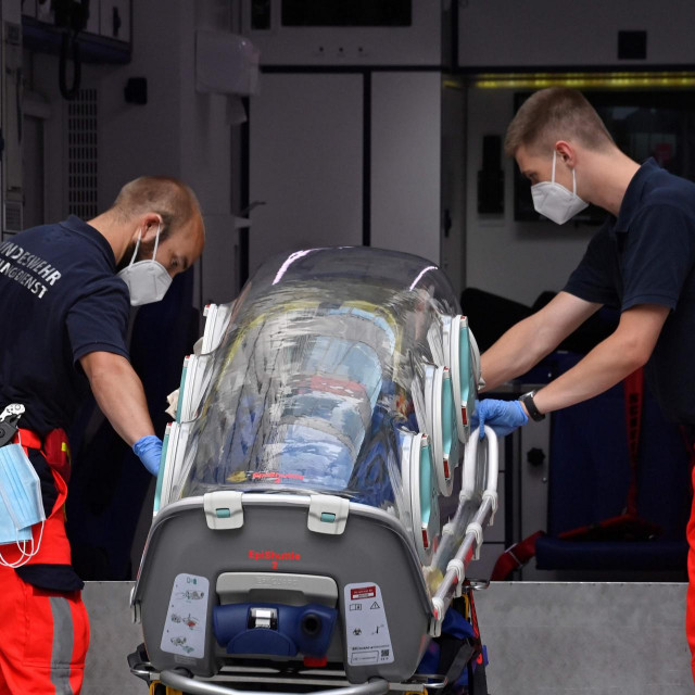 Nosila kojima je Navaljni prebačen u bolnicu u Berlinu