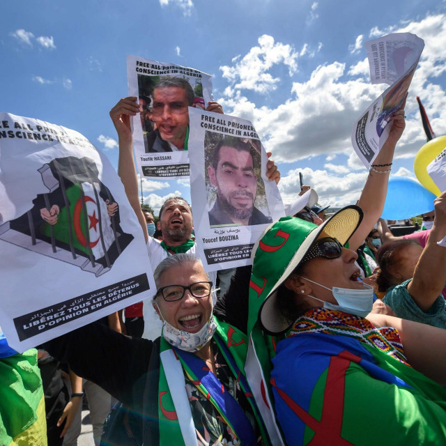 Prsvjed Alžiraca protiv političkih hapšenja