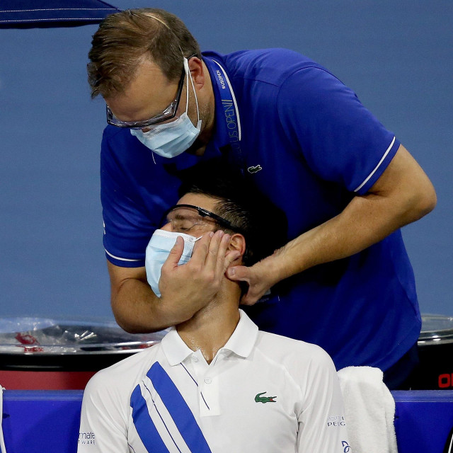 Novaku Đokoviću vrat zadaje puno problema