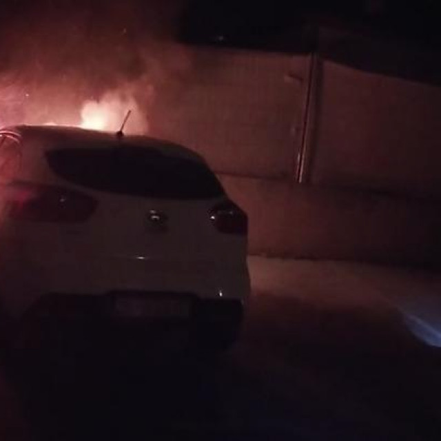Požar automobila na Trešnjevci
