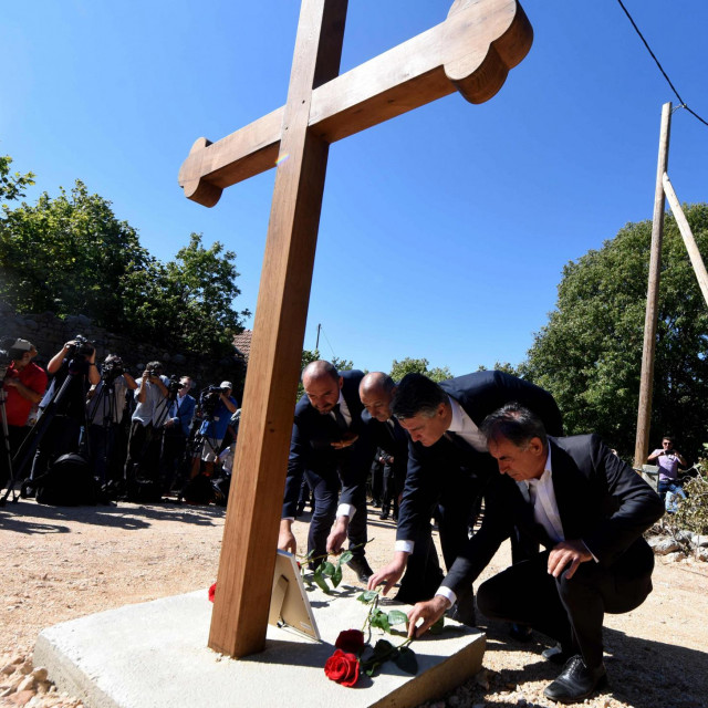 Za pijetet ratnim žrtvama nikad nije kasno - Milošević, Medved, Milanović i Pupovac na komemoraciji u selu Grubori