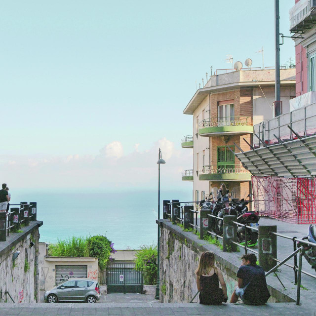 “Nema to veze s pubertetom: počinje izgledati kao Vittoria.” To što me povezao s tetom Vittorijom bilo je gore nego da je rekao: Giovanna je nekad bila lijepa, sad je poružnjela