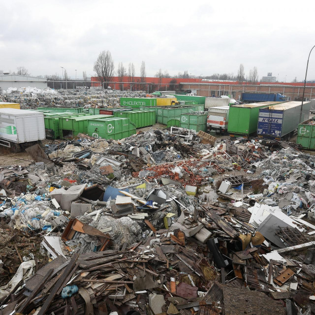 Dvorište tvrtke E kolektor