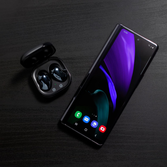 Samsung Galaxy Z Fold 2 ima puno veći vanjski ekran od prethodnika