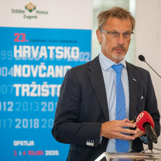 Opatija, 030920.
Hotel Royal.
23. znanstveno - strucna konferencija Hrvatsko novcano trziste 2020.
Na fotografiji: Boris Vujcic, guverner Hrvatske narodne banke.