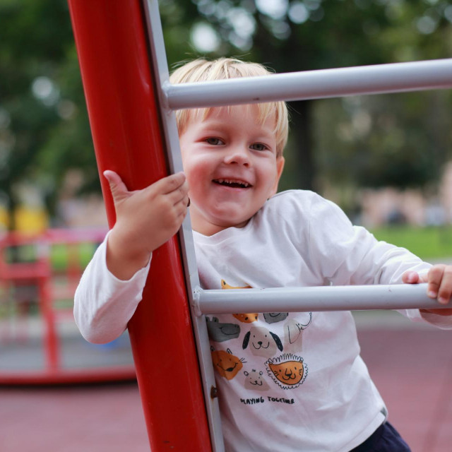 Šimun na igralištu kod vrtića