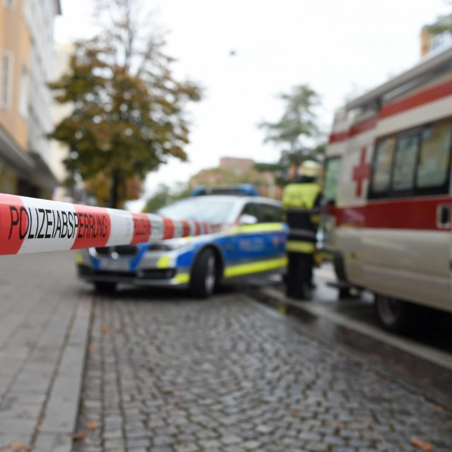 Ilustracija: Njemačka policija i hitna pomoć