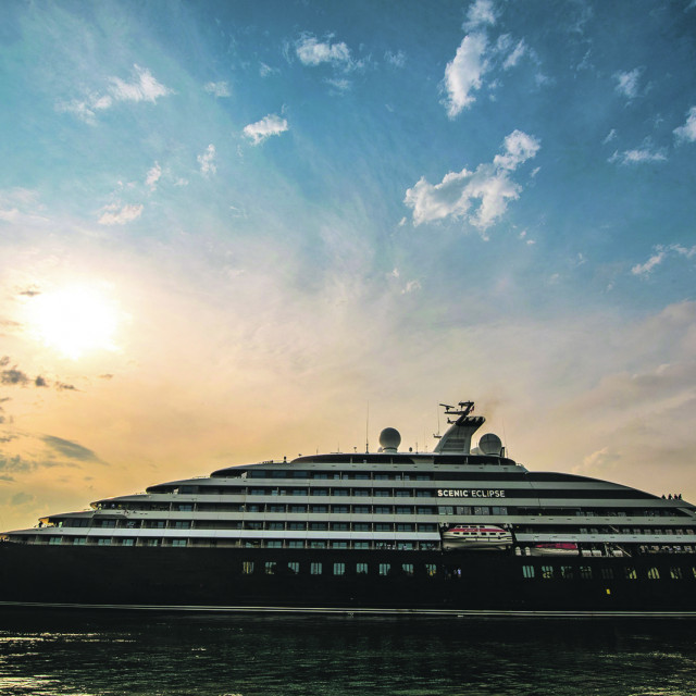 Polarni kruzer Scenic Eclipse