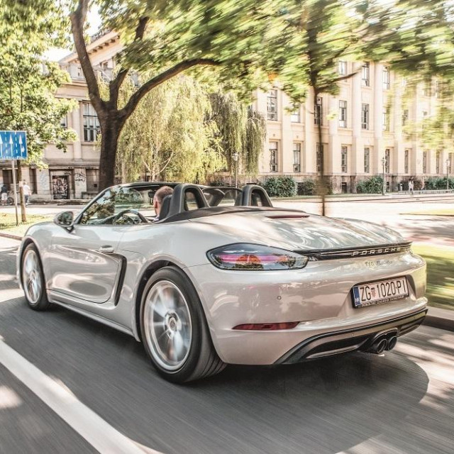 Porsche 718 Boxster