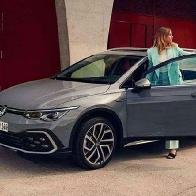 VW Golf 8 Variant Alltrack