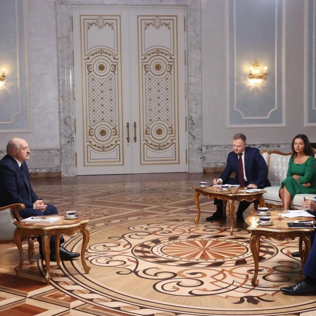 Aleksander Lukašenko s ruskim novinarima