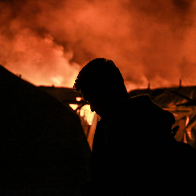 Požar u kampu Moria