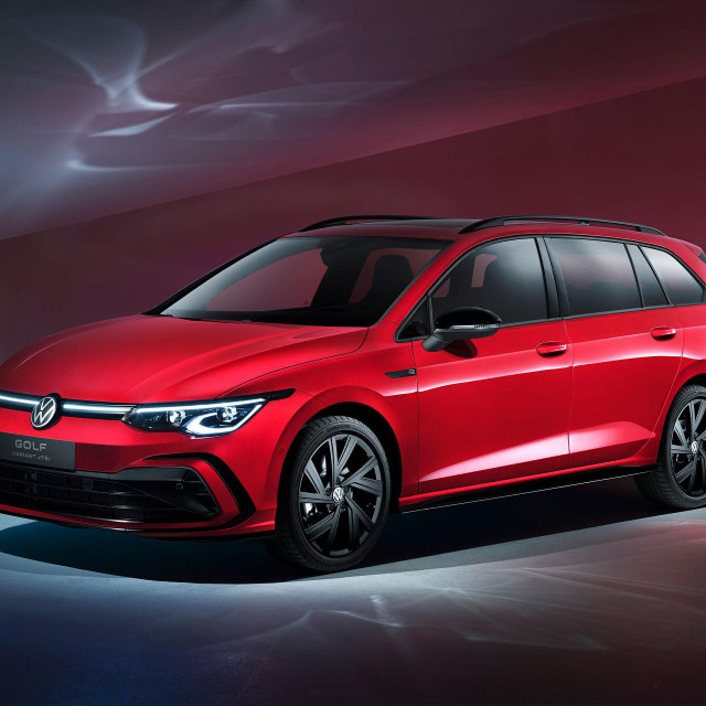 Golf 8 karavan