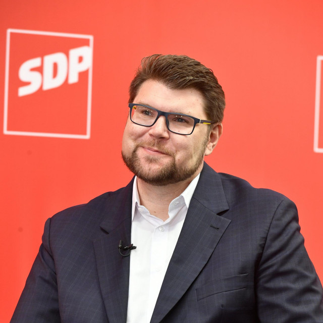 Peđa Grbin