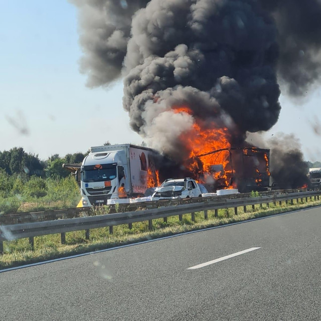 Prometna nesreća i požar kod Ježeva