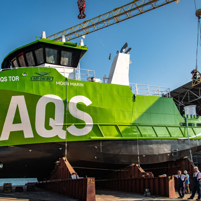 U pulskom brodogradilištu Tehnomont održano je svečano bočno porinuće broda GR 114 građenog za norveškog naručitelja Moen Marin. Radni brod GR 114 građen je sedmi u seriji, ali je najkompleksniji do sada te ima 24 metra. Namijenjen je za norveška ribogojilišta.