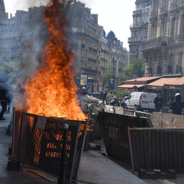 Prosvjed žutih prsluka