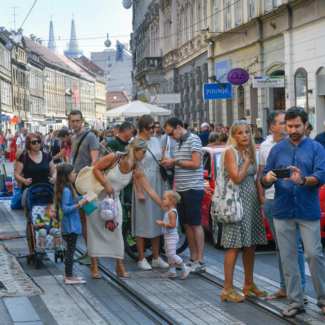 Projekt Ilica Art održan je u Ilici.
Umjetnost voli građane projekt:
lica: razni preformansi, izložbe i druženja po Ilici