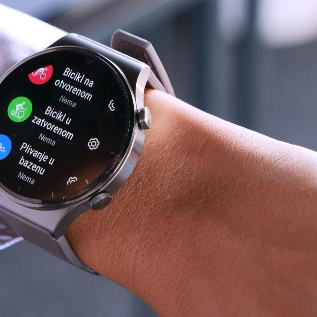 Na satu Watch GT 2 Pro dostupna su kućišta od titanija i keramike te safirno staklo