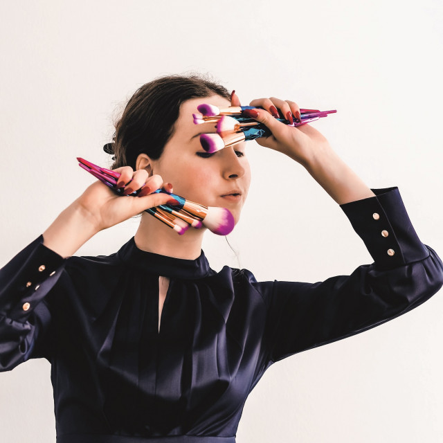 laura-chouette-LSJnZ9-2G9g-unsplash