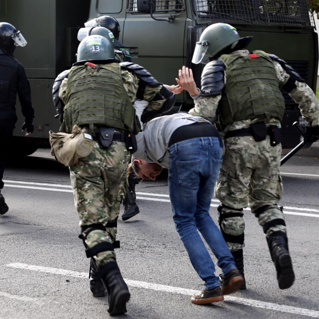 Hapšenje demonstranta u Minsku 13. rujna