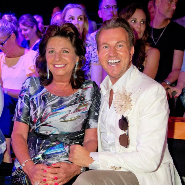 Babette Albrecht s partneron Sandrom Rathom na modnoj reviji u Duesseldorfu