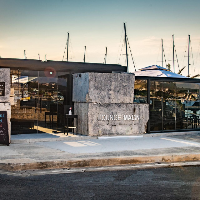 Rijetko se koja općina može pohvaliti da ima svoj kafić, a imaju i zasebnu tvrtku za organizaciju manifestacija 