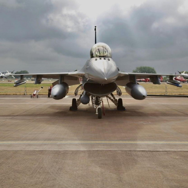 borbeni avion F-16 Fighting Falcon