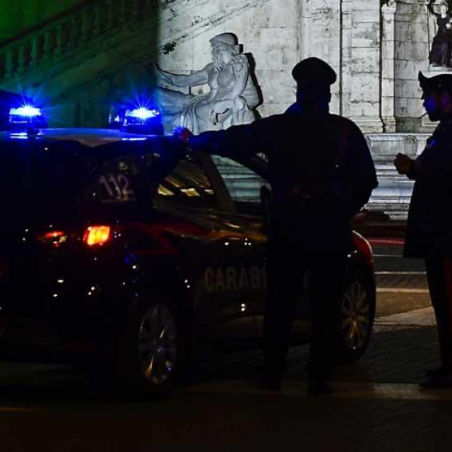 Talijanska policija, ilustracija