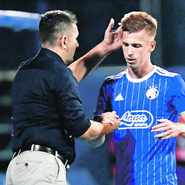 Dani Olmo i trener Bjelica iz vremena dok su nosili isti dres