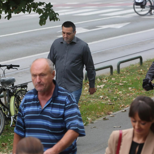 Franjo Varga u pratnji odvjetnika dolazi na sud